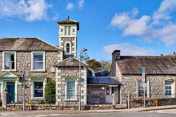 Alma mcfadyen house